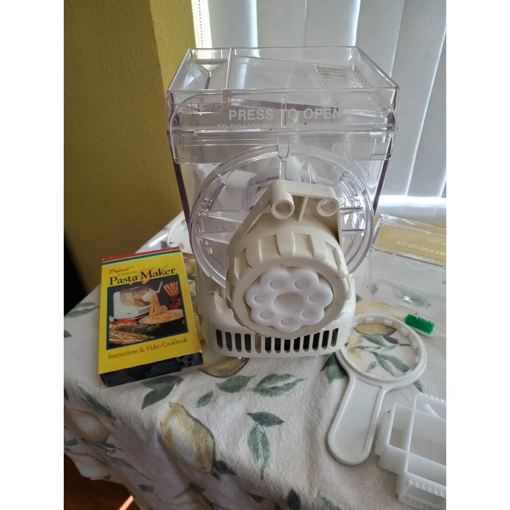 Popeil Pasta Maker w/accessories